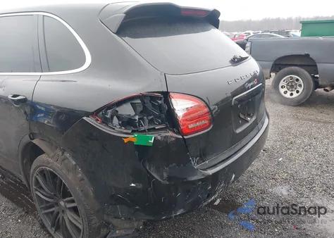 2011 Porsche Cayenne z USA, uszkodzony, nr VIN WP1AA2A24BLA08664